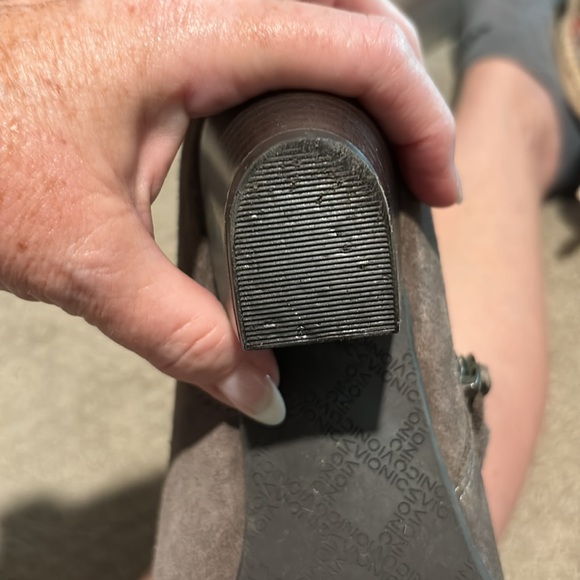 Vionic booties - Picture 4 of 5